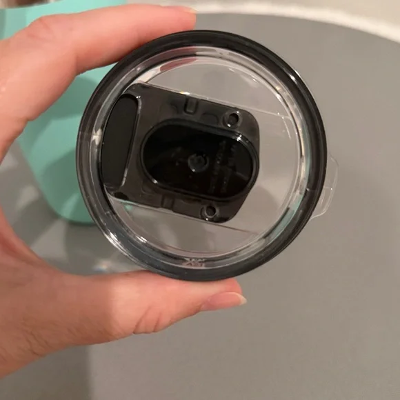 EUC YETI Aqua Tumbler 10oz - Picture 8 of 9